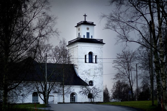 Den som befann sig i Karleby sockenkyrka på söndagskvällen kan ha exponerats för coronaviruset.